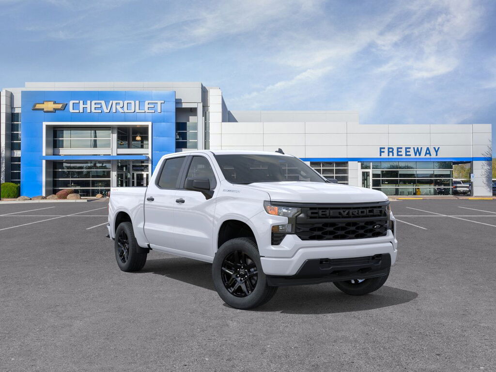 2025 Chevrolet Silverado 1500 Crew Cab Custom 4WD