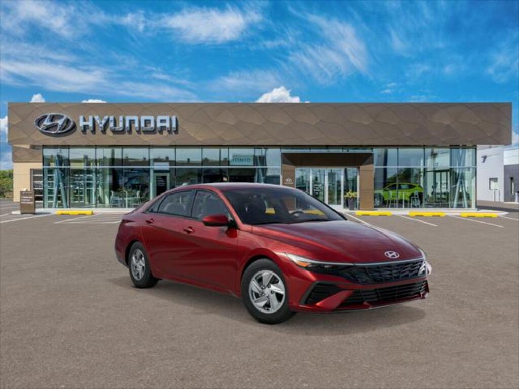 2025 Hyundai Elantra SE photo 3
