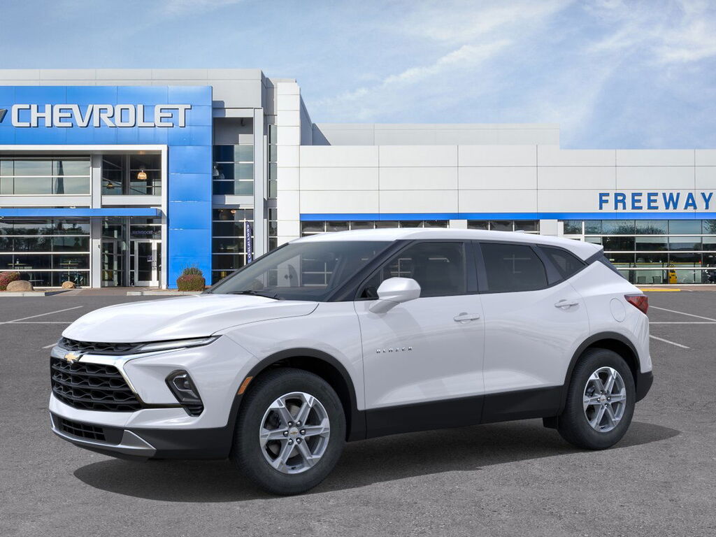2025 Chevrolet Blazer 2LT photo 2
