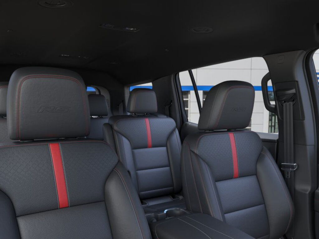 2026 Chevrolet Traverse RS photo 2