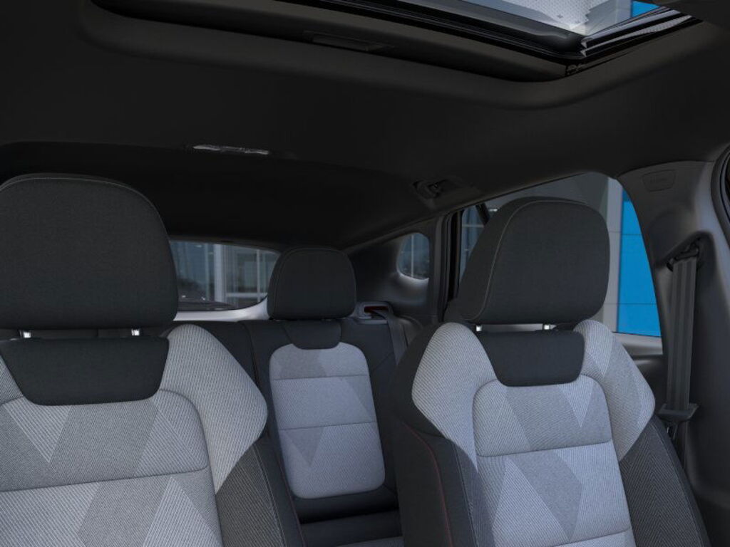 2026 Chevrolet Trax photo 2