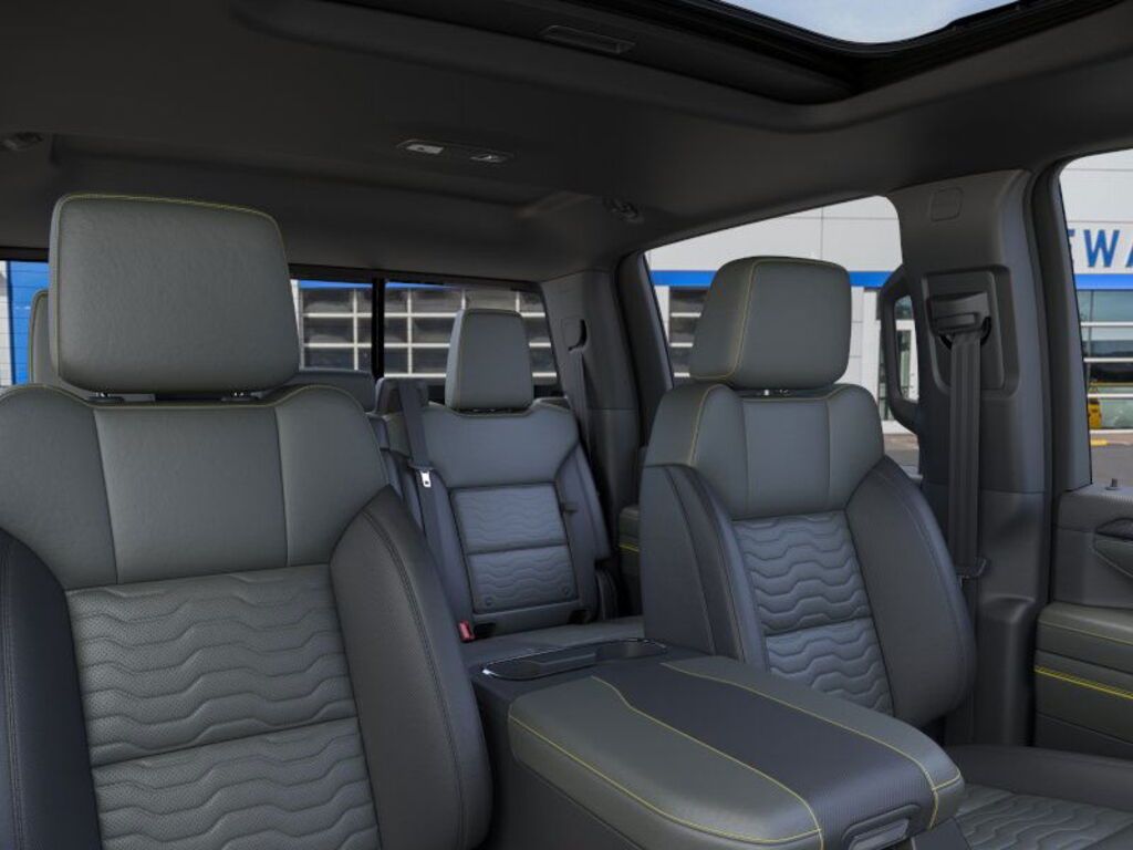 2026 Chevrolet Silverado 2500HD ZR2 photo 2