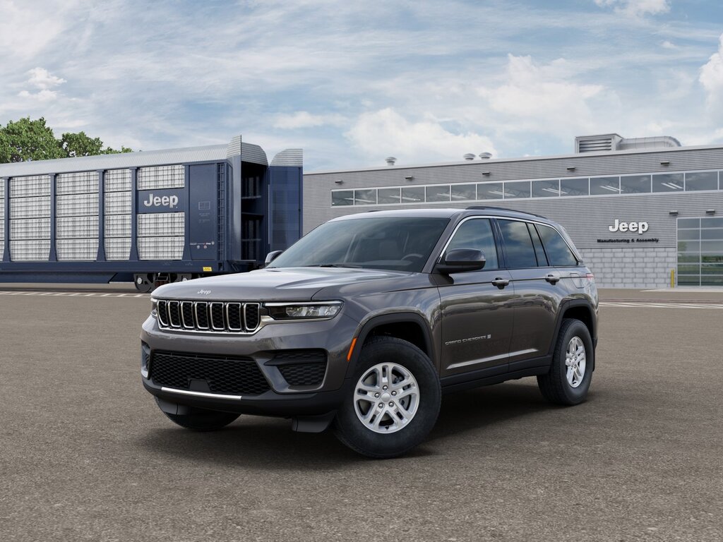 2025 Jeep Grand Cherokee Laredo's photo