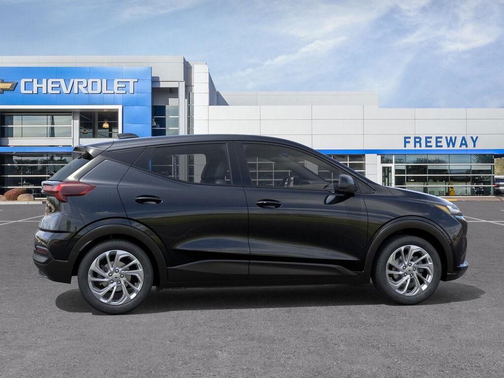 2027 Chevrolet Bolt LT - Photo 5