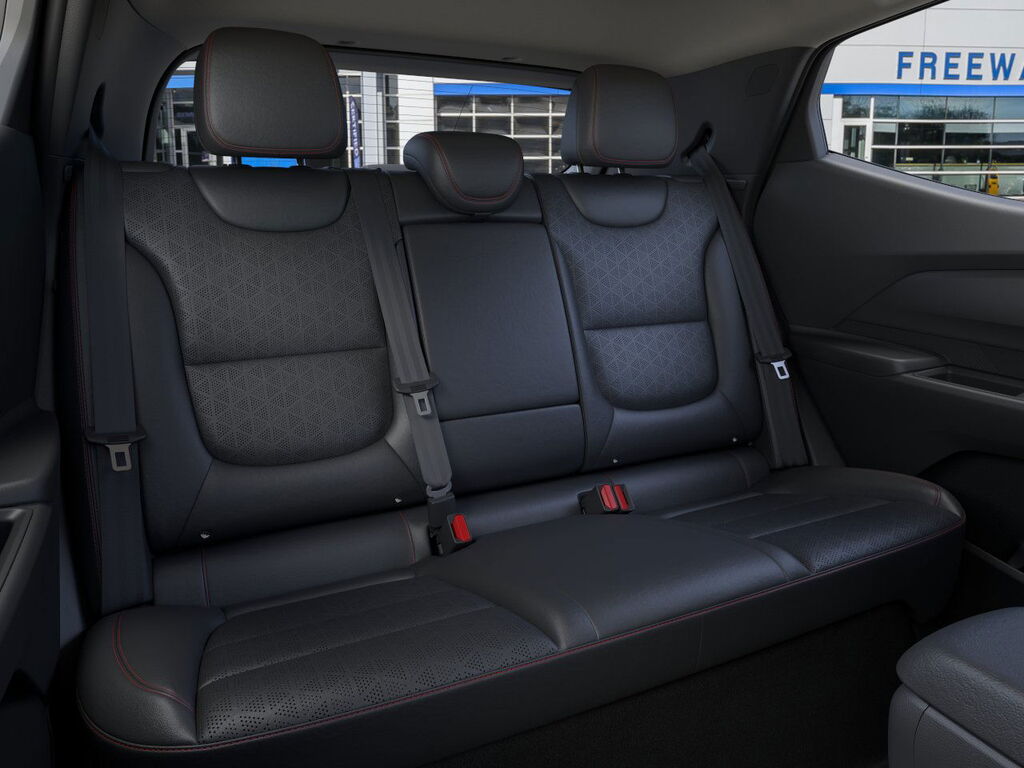 2027 Chevrolet Bolt RS - Photo 17