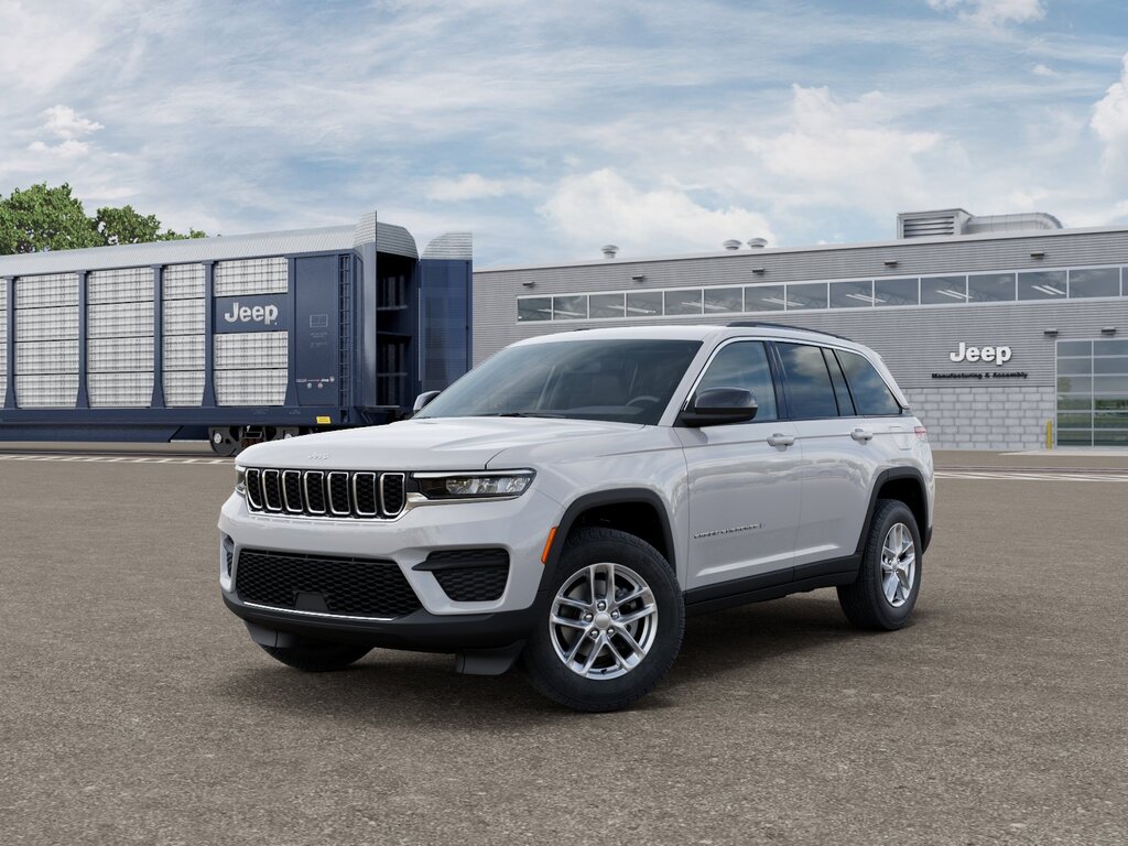 2026 Jeep Grand Cherokee Laredo X 4x4's photo