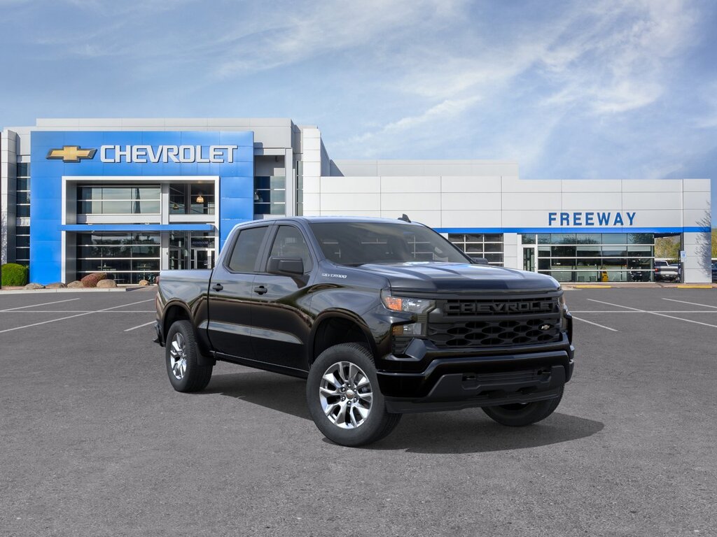 2026 Chevrolet Silverado 1500 Crew Cab Custom